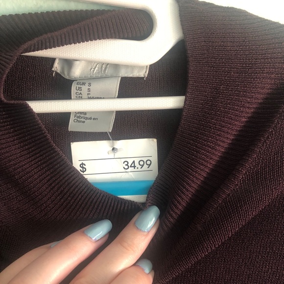 NWT H&M dramatic sleeve sweater top - Picture 3 of 3